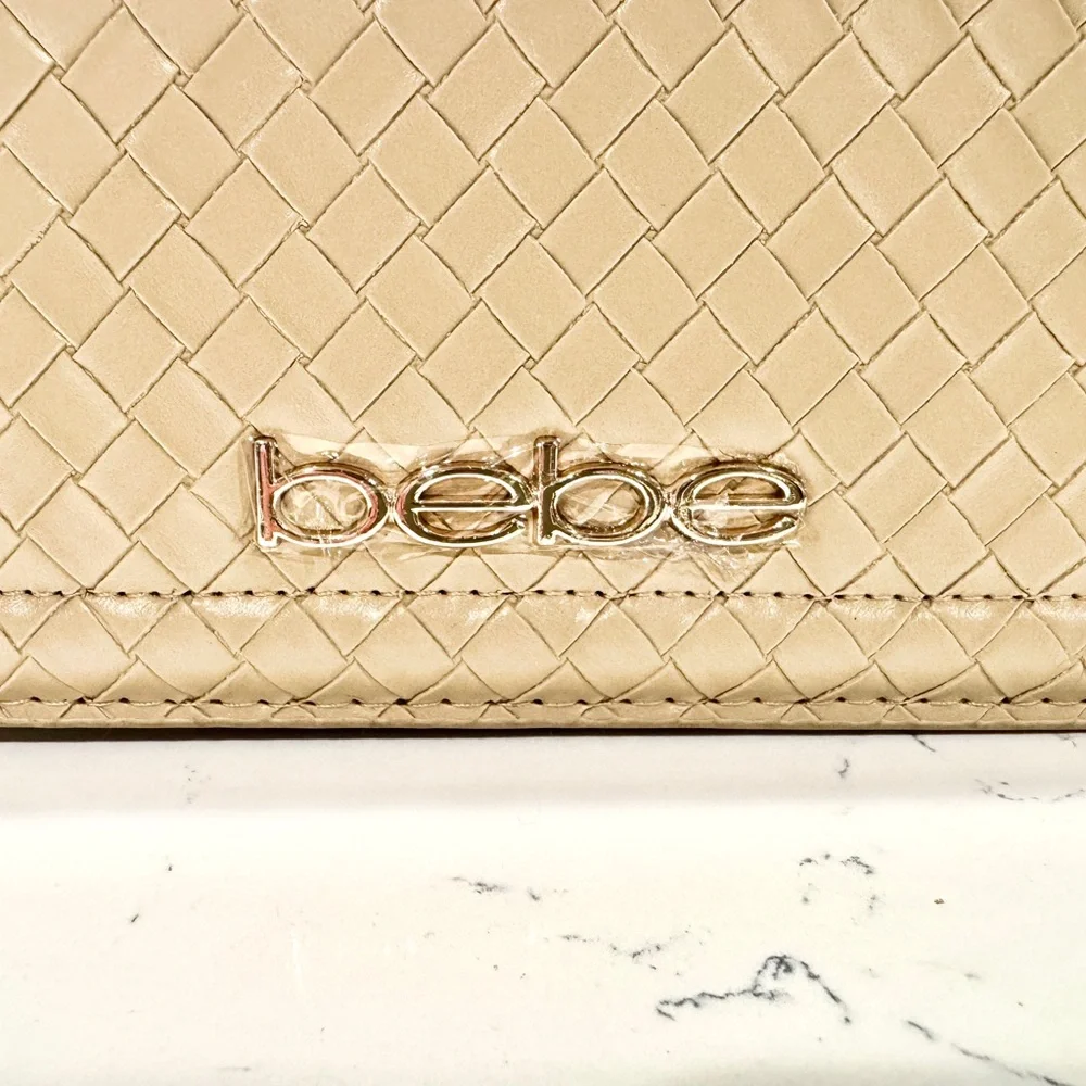 Bebe Cream Small Crossbody Bag with Gold Chain, Card Case and Wristlet NWT - Picture 5 of 11